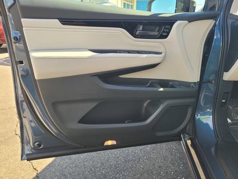 New 2026 Honda Odyssey Touring image 7