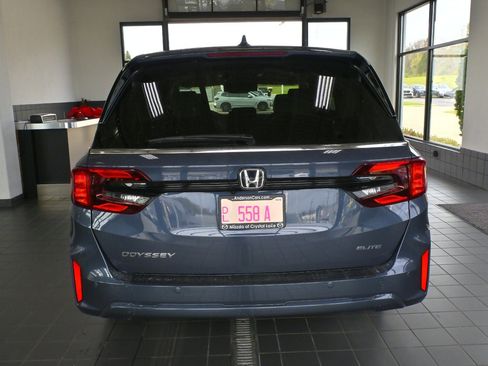 Used 2025 Honda Odyssey Elite image 3