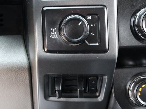 Used 2020 Ford F250 XLT w/ XLT Value Package image 28