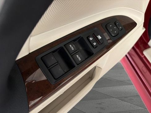 Used 2014 Lexus IS 250C w/ Navigation System Package RWD image 9