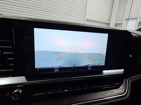 Used 2023 GMC Sierra 1500 SLT w/ SLT Premium Package image 18