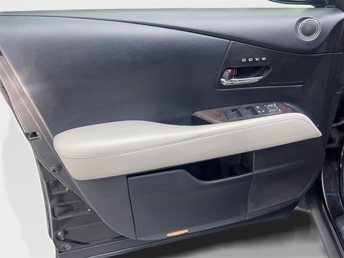 Used 2013 Lexus RX 450h FWD image 31