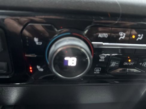 Used 2024 Chevrolet Silverado 1500 LT Trail Boss w/ LT Trail Boss Premium Package image 23