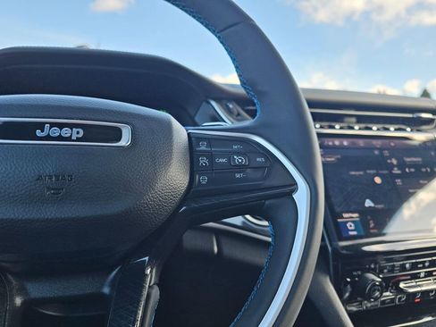 Used 2022 Jeep Grand Cherokee Trailhawk w/ Luxury Tech Group III image 32