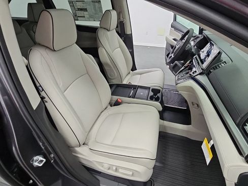 New 2026 Honda Odyssey Touring image 40