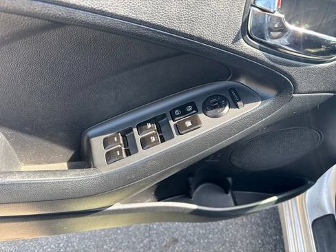 Used 2015 Kia Forte EX FWD image 16