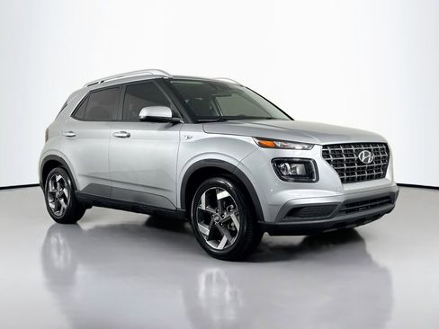 Used 2021 Hyundai Venue SEL w/ Cargo Package image 3