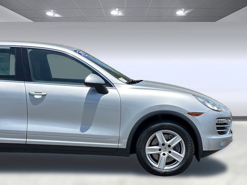 Used 2012 Porsche Cayenne AWD/4WD image 34