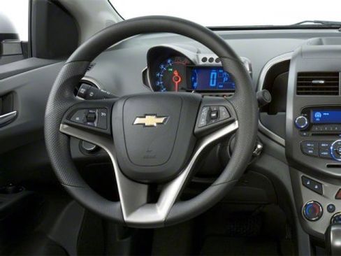 Used 2012 Chevrolet Sonic LS image 9