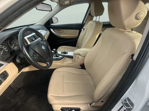 Used 2018 BMW 320i Sedan image 17
