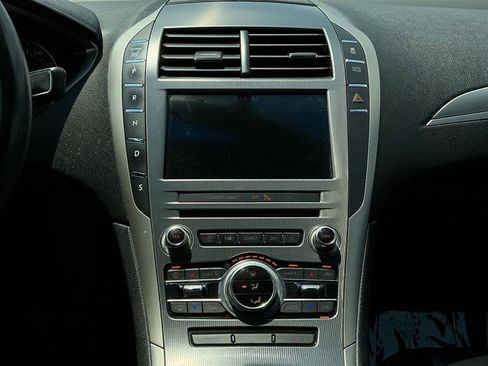 Used 2017 Lincoln MKZ Premiere image 28