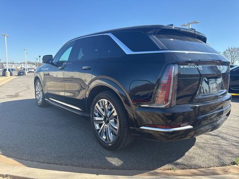 Used 2025 Cadillac Escalade IQ Luxury 2 w/ LPO, Radiant Package image 6