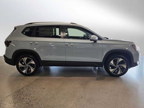 New 2025 Volkswagen Taos SE image 2