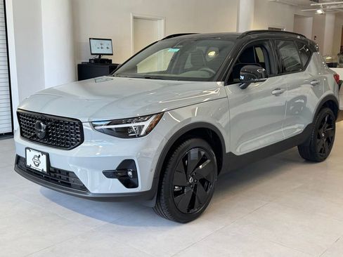 New 2026 Volvo XC40 B5 Ultra w/ Protection Package Premier AWD/4WD image 7