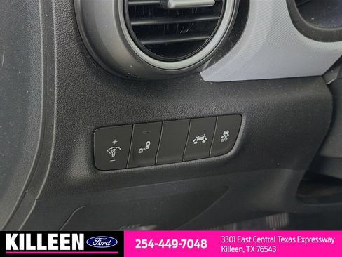 Used 2019 Hyundai Kona SEL FWD image 11