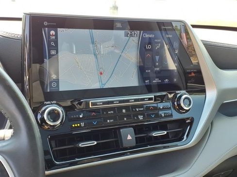 Used 2022 Toyota Highlander Platinum AWD/4WD image 12