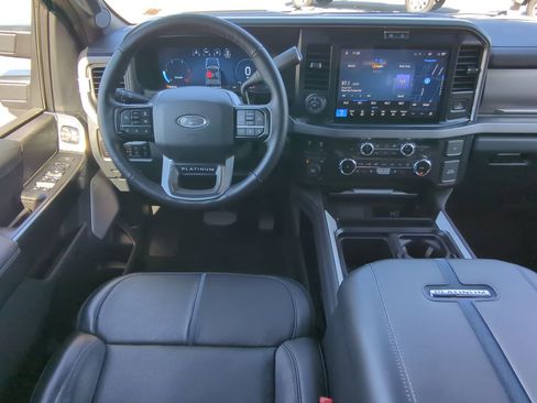 Certified 2025 Ford F450 Platinum w/ FX4 Off-Road Package image 14