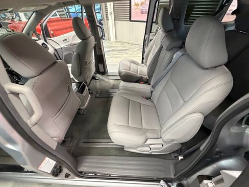 Used 2017 Toyota Sienna XLE w/ XLE Navigation Package image 52
