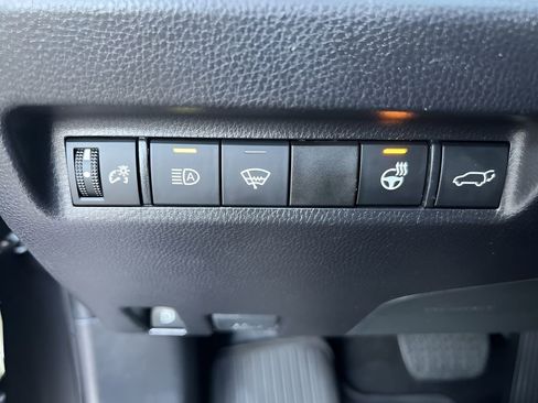 Used 2020 Toyota RAV4 Limited image 18