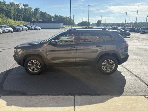 Used 2019 Jeep Cherokee Trailhawk w/ Cold Weather Group AWD/4WD image 5