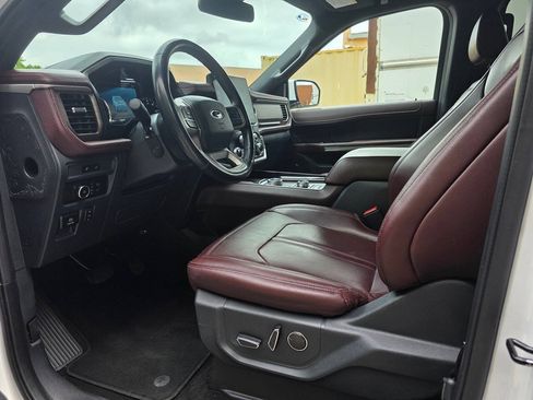 Used 2023 Ford Expedition Limited AWD/4WD image 13