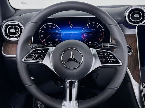 New 2026 Mercedes-Benz GLC 300 4MATIC image 17
