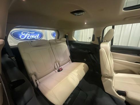 Used 2022 Jeep Grand Cherokee L Limited AWD/4WD image 17
