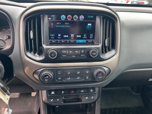 Used 2017 Chevrolet Colorado Z71 AWD/4WD image 29
