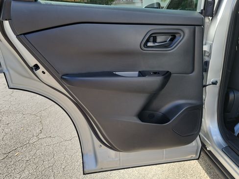 Certified 2024 Nissan Rogue S FWD image 9