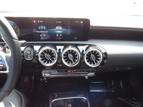 Certified 2022 Mercedes-Benz CLA 250 4MATIC image 15