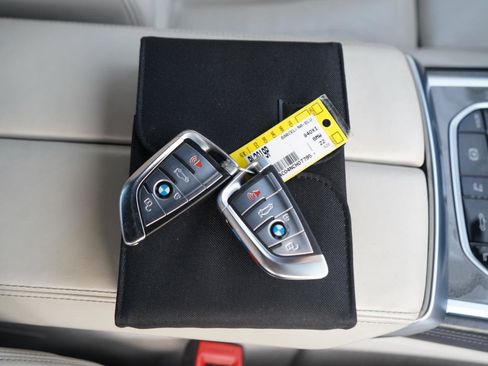 Used 2022 BMW 840i xDrive Convertible w/ Comfort Seating Package image 68