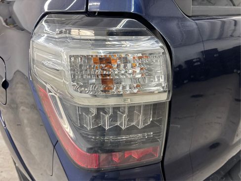 Used 2016 Toyota 4Runner SR5 AWD/4WD image 34