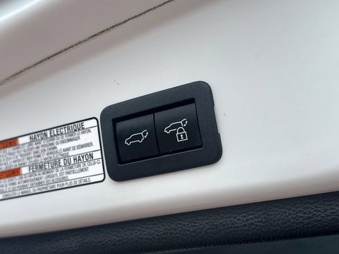 Used 2023 Toyota Corolla Cross XLE w/ Convenience Package AWD/4WD image 8