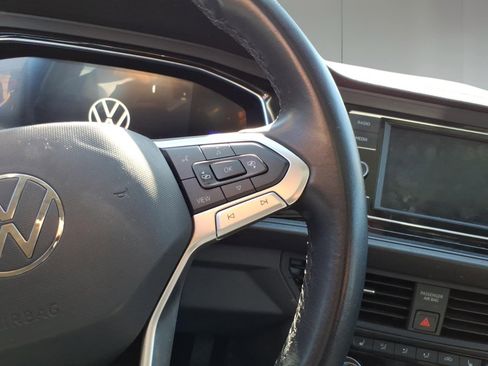 Used 2024 Volkswagen Jetta SE image 12