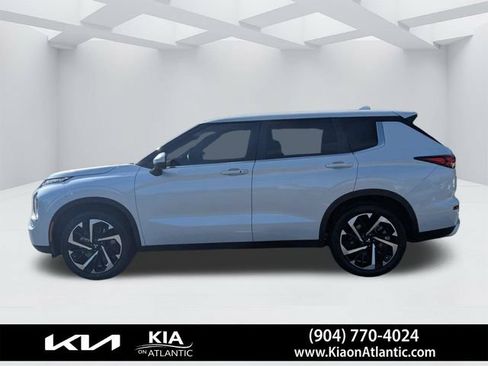Used 2023 Mitsubishi Outlander SE FWD image 6