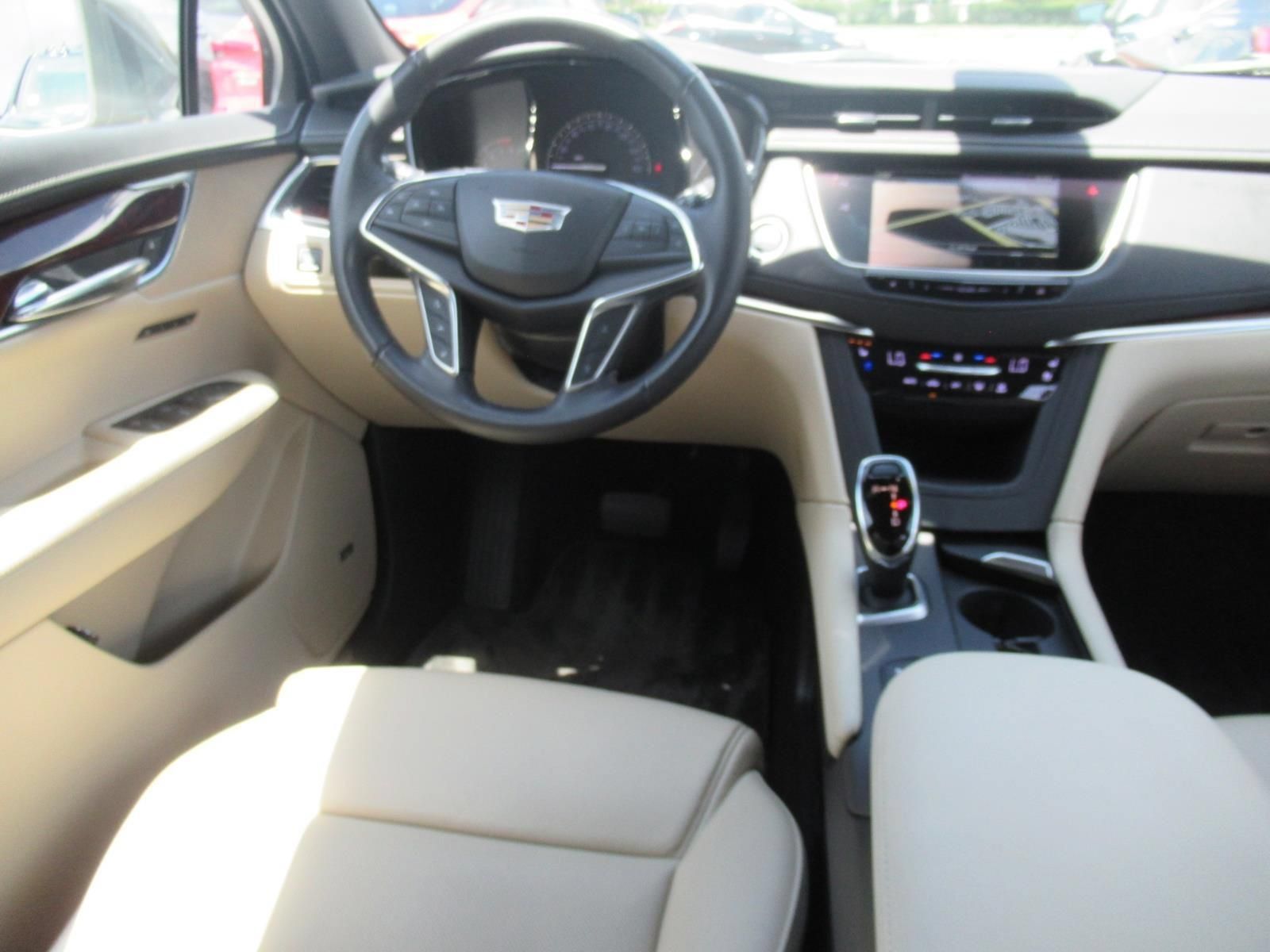 Used 2018 Cadillac XT5 Premium Luxury w/ Driver Assist Package AWD/4WD image 13
