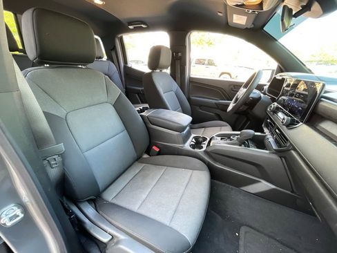 Used 2025 Chevrolet Colorado Trail Boss image 32