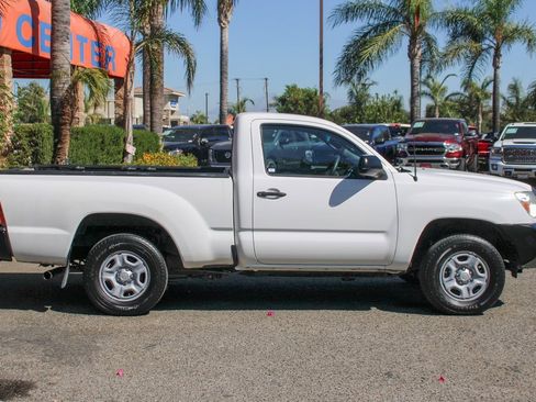 Used 2013 Toyota Tacoma Base image 10