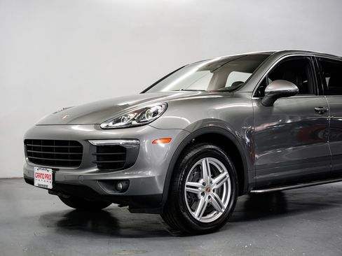 Used 2015 Porsche Cayenne Diesel AWD/4WD image 34