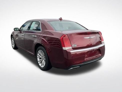 Used 2016 Chrysler 300 C RWD image 5