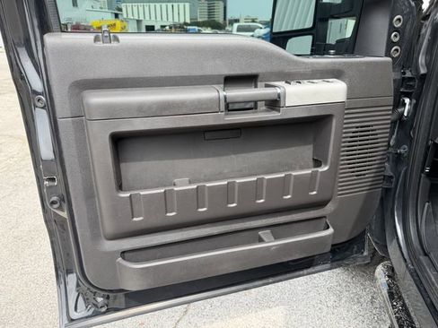 Used 2015 Ford F250 Lariat w/ Lariat Interior Package AWD/4WD image 11