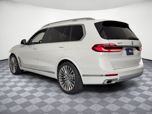 Used 2023 BMW X7 xDrive40i w/ Premium Package AWD/4WD image 3