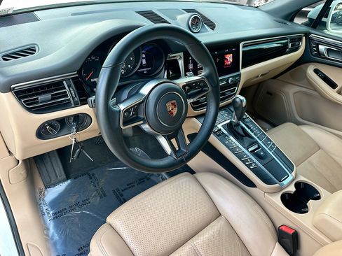 Used 2019 Porsche Macan Base image 9