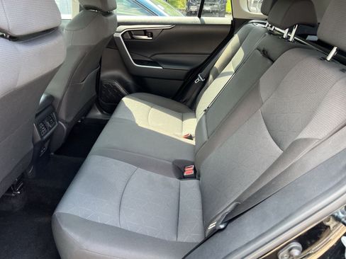 Used 2025 Toyota RAV4 XLE AWD/4WD image 21