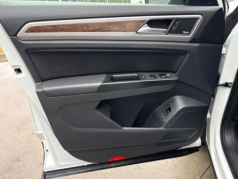 Used 2019 Volkswagen Atlas SEL Premium image 14