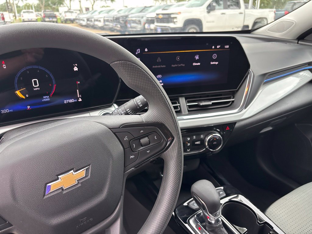 Used 2026 Chevrolet Trax LT FWD image 10