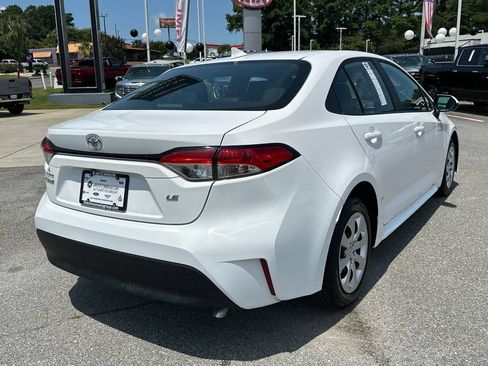 Used 2025 Toyota Corolla LE FWD image 7