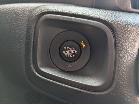 Used 2025 Jeep Gladiator Willys image 30