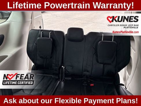 Used 2023 Chrysler Pacifica Touring-L FWD image 25