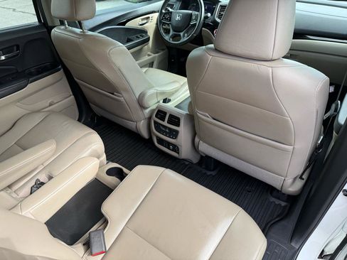 Used 2020 Honda Pilot Touring image 25